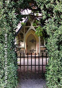 Eingang zu einer Kirche