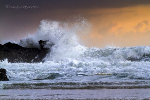 Welle trifft Fels, Donnant