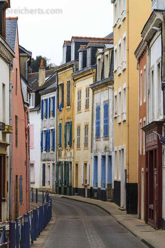 Enge Gassen und bunte Häuser, Belle Ile, Bretagne