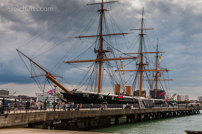 Im Hafen von Portsmouth – hier Historic Dockyards
