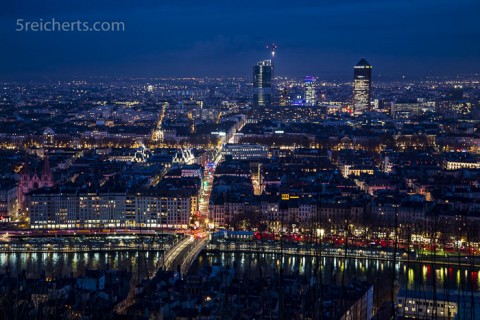 Übersicht über Lyon - es war sehr schwierig, einen Platz am Aussichtspunkt zu erwischen