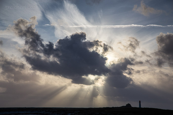 Eine dicke Wolke am Horizont, Île de Sein