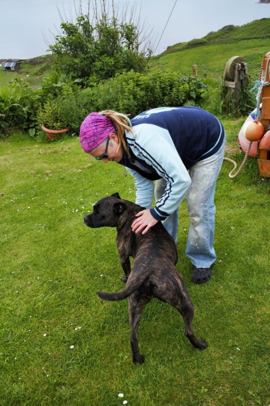 Lisa-Jane und ihr Staffordshire-Terrier