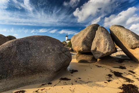 sonniges Wetterund ein schöner Leuchtturm - ideale Bedingungen