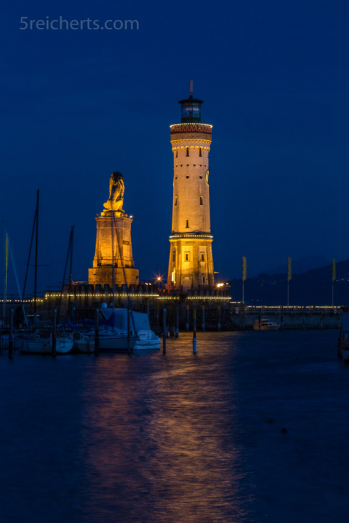 Leuchtturm Lindau in der Nacht