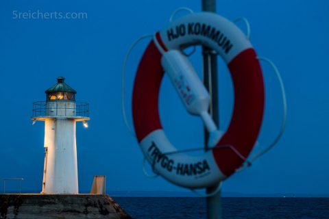 Leuchtturm von Hjö in der Nacht