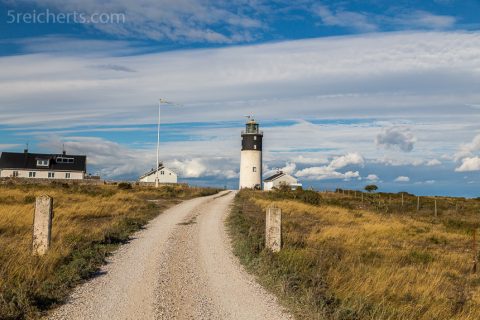 Der Feldweg zum Hoburg Leuchtturm