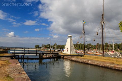 kleiner Leuchtturm in Sjötorp am Göta Kanal