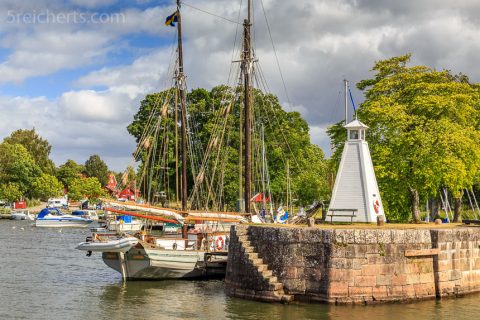 kleiner Leuchtturm in Sjötorp am Göta Kanal