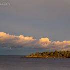 eine kleine Insel im See