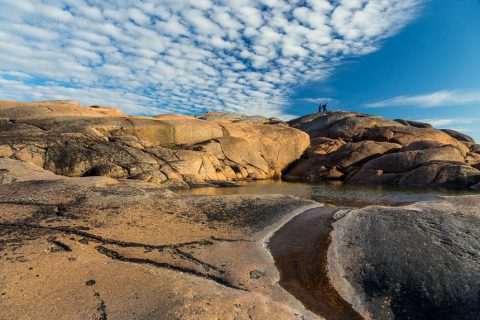 Wandern über die Felsen von Havsvidden