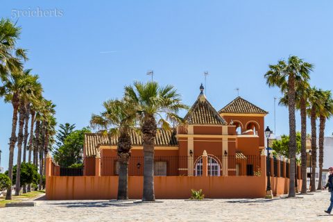 Haus direkt neben dem Leuchtturm, Andalusien
