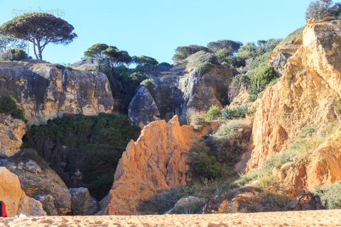 Felslandschaft am Strand