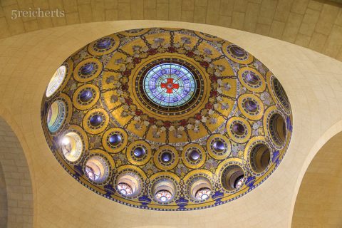 Decke in der Kirche von Lourdes