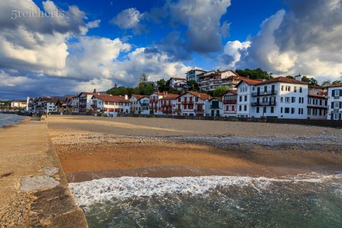 kleiner Strand am äußeren Ende der Stadt