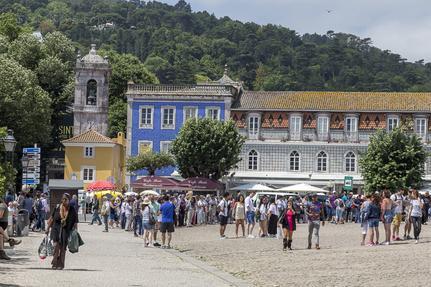 Touristengruppen in Sintra, Portugal
