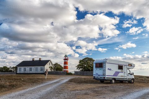 Unser wohnmobil vor dem När Leuchtturm Gotland, Schweden