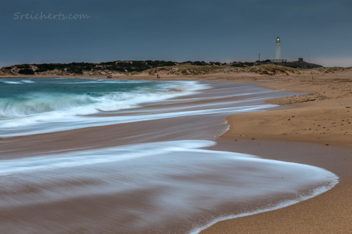 Wellen rollen auf den Sand, Trafalgar