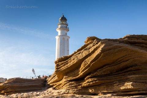 Die Felsen unterhalb des Leuchtturms haben eine einzigartige Form