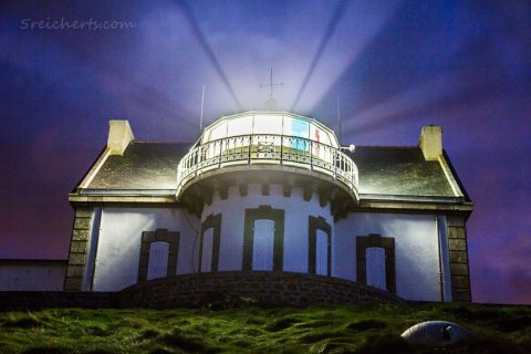 Phare de Milier in der Nacht