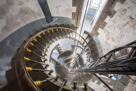 Das Treppenhaus des Creac'h Leuchtturms