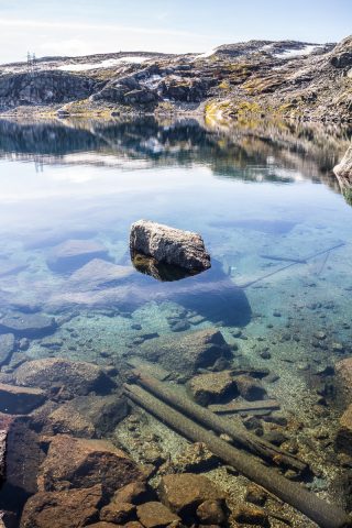 Das Wasser in den Bergseen ist sehr klar.