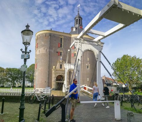 Eine der Zugbrücken in Enkhuizen, Niederlande