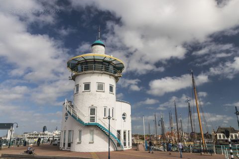 Der Hafenleuchtturm in dem ein Fischrestaurant ist