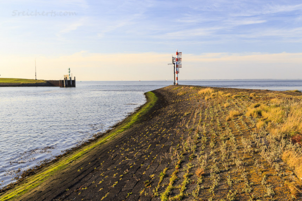 Die Hafeneinfahrt von Lauwersoog