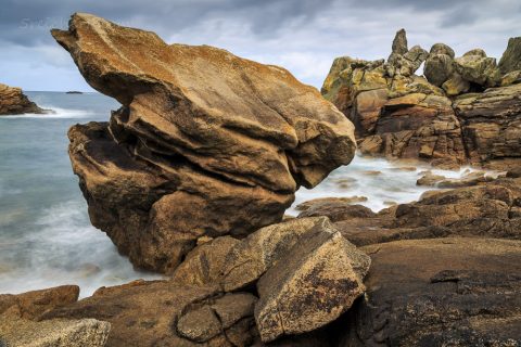 Felsenküste Ile de Sein, Bretagne