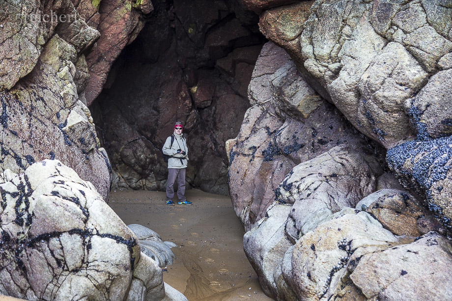 Gunter im Eingang der Höhle