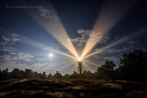 Nachtaufnahmen des Leuchtturms Sandhammaren, Schweden