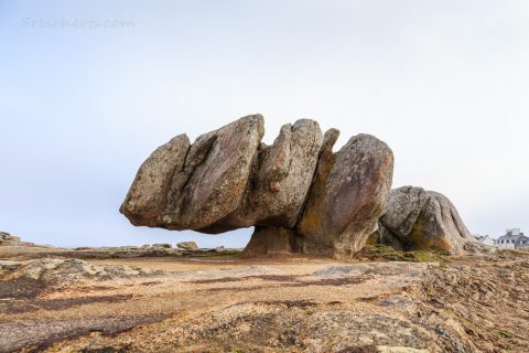Freischwebender Fels, Saint-Guénolé