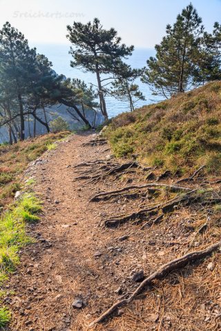 Wanderpfad an der Küste, Bretagne