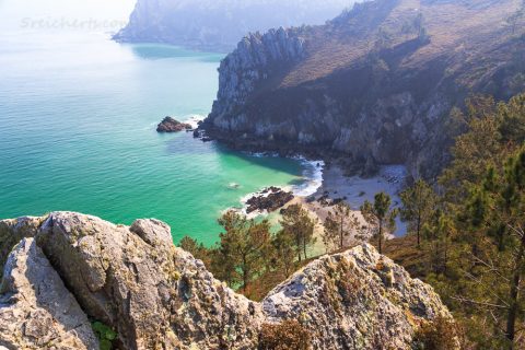 Blick über die Küste Richtung Cap de la Chevre, Bretagne