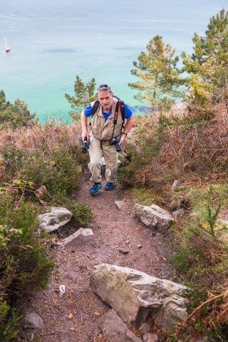 Gunter auf dem Wanderweg, Cap de la Chevre, Bretagne