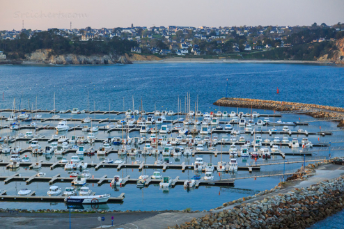 Blick über den Hafen von Morgat, Bretagne