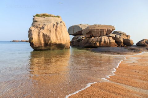 Plage du Coz Pors, Tregastel, Bretagne