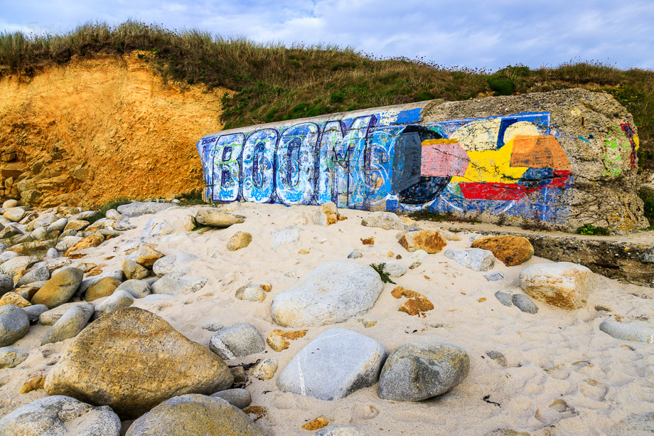 Bunkerreste mit Graffiti, Corsen