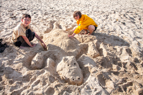 Wir bauen eine Sandskulptur