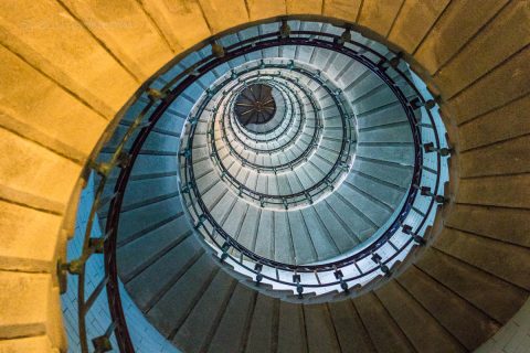 Im Treppenhaus des Phare d'Eckmühl, Bretagne