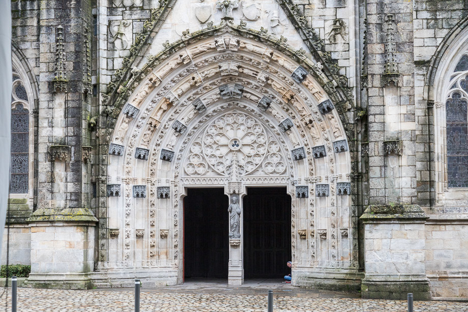 Eingang der Kathedrale Saint-Corentin, Quimper, Bretagne
