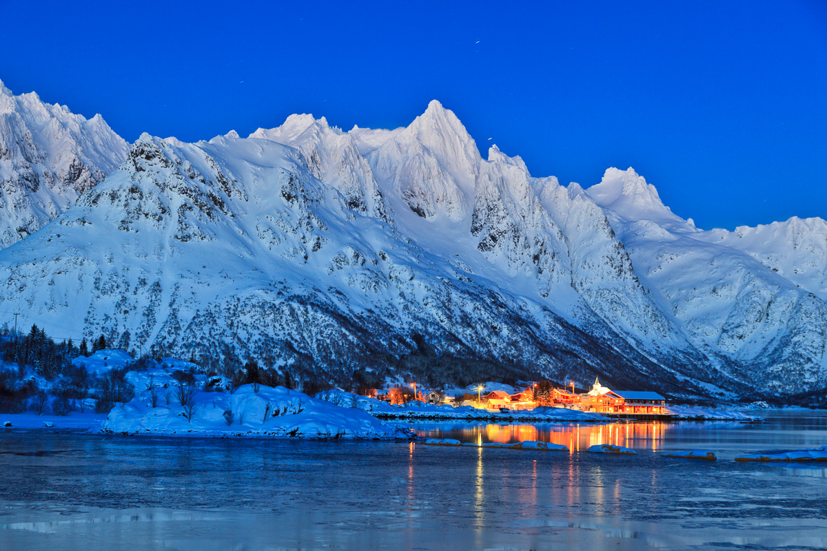 Blaue Stunde, Lofoten, Norwegen