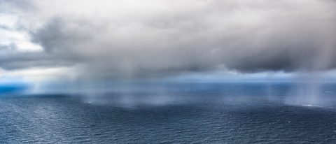 Regen, Vaeroy, Lofoten, Norwegen