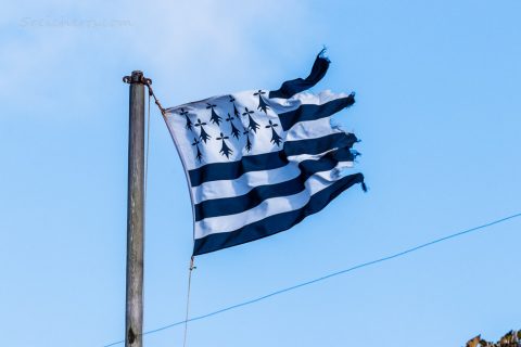 Breizh-Flagge im Wind