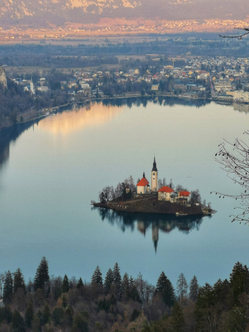 Die pittoreske Kirche im Bleder See