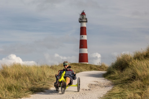 Auf den Radwegen von Ameland lässt es sich entspannt varibiken