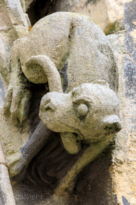 Figuren an der Fasade der Kirche, Dieppe