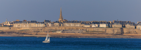 Blick nach Saint Malo von Dinard aus gesehen