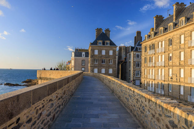 Dupin-Saint Malo: Flucht auf der Stadtmauer